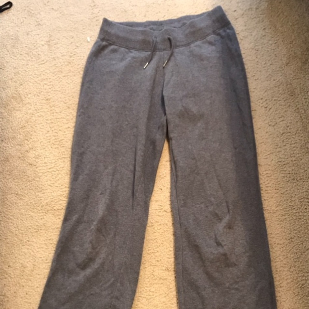 NIKE GREY SWEATPANTS